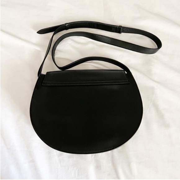 Cuyana Saddle Bag, Black, Large - Leather Saddle Bag - Picture 5 of 13
